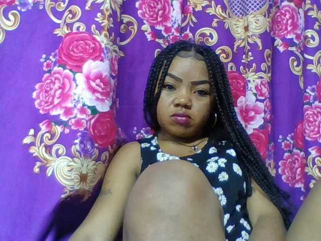 Elyah1a live cam on BongaCams