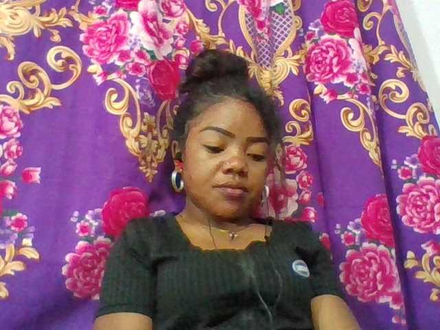 Elyah1a live cam on BongaCams