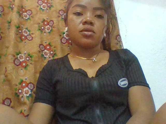 Elyah1a live cam on BongaCams
