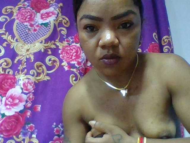 Elyah1a live cam on BongaCams