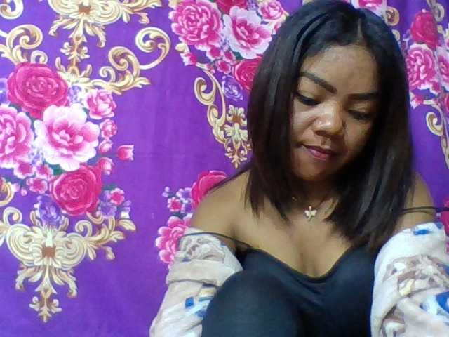 Elyah1a live cam on BongaCams