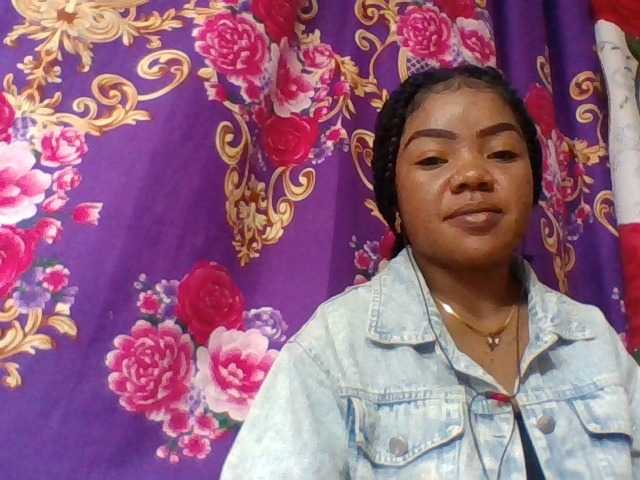 Elyah1a live cam on BongaCams