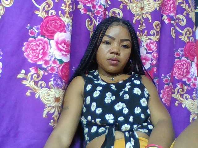 Elyah1a live cam on BongaCams