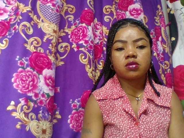 Elyah1a live cam on BongaCams