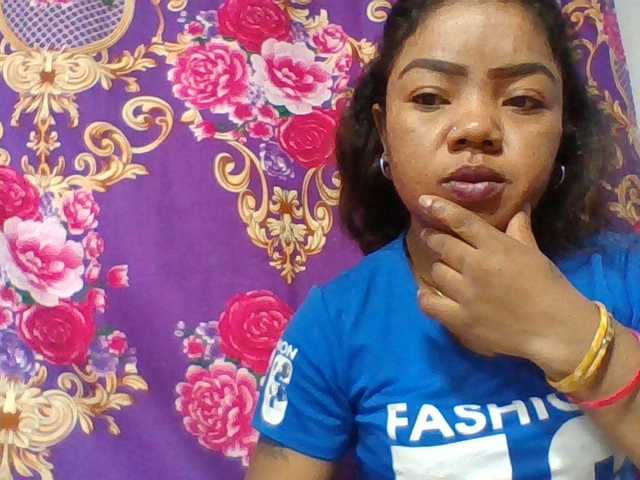 Elyah1a live cam on BongaCams