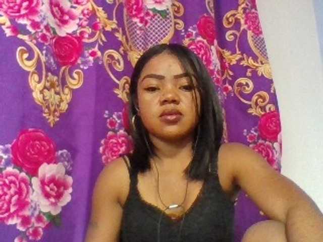 Elyah1a live cam on BongaCams