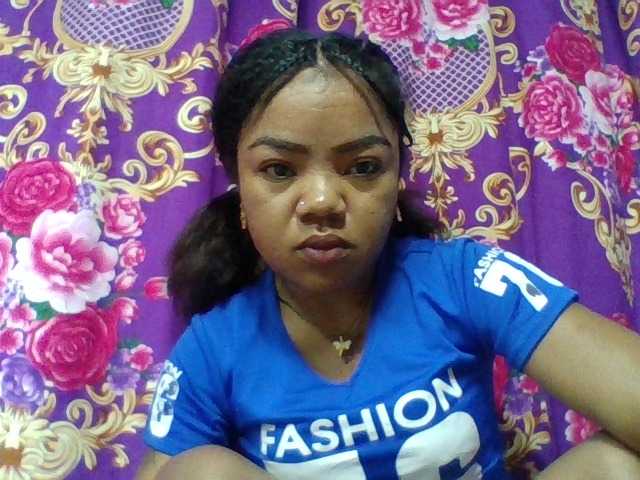 Elyah1a live cam on BongaCams