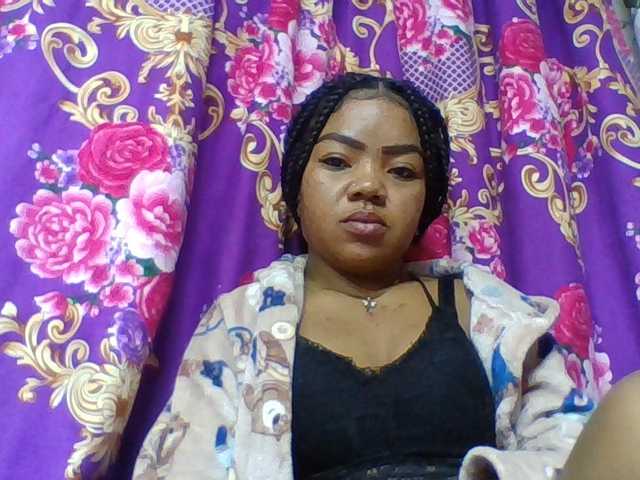 Elyah1a live cam on BongaCams