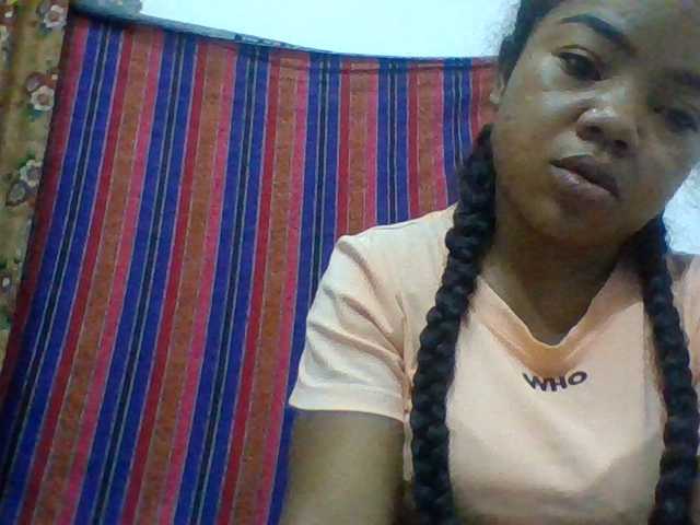 Elyah1a live cam on BongaCams
