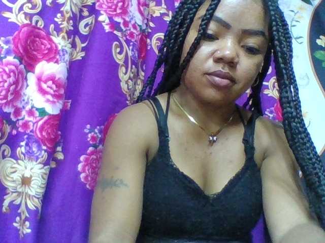 Elyah1a live cam on BongaCams