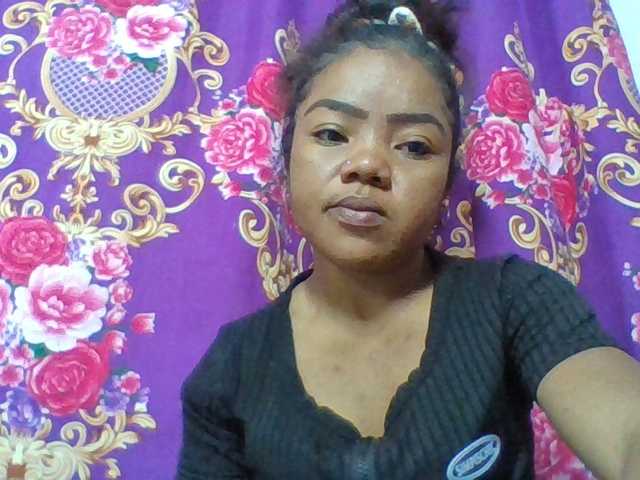 Elyah1a live cam on BongaCams