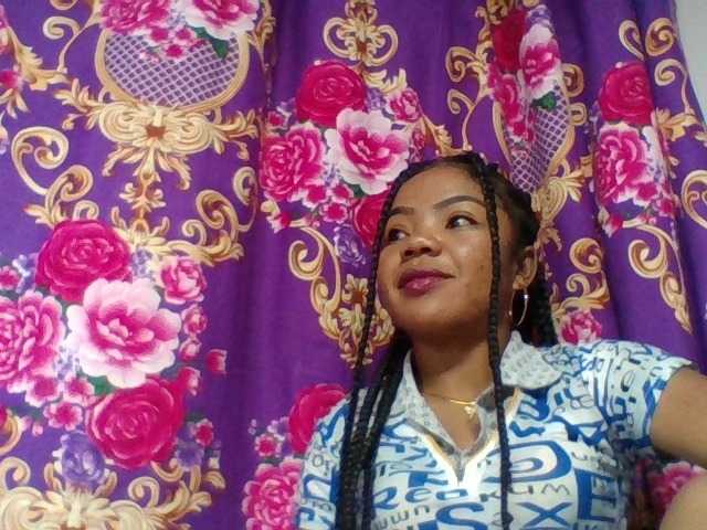 Elyah1a live cam on BongaCams