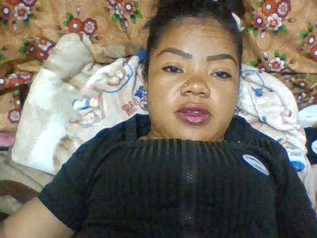 Elyah1a live cam on BongaCams