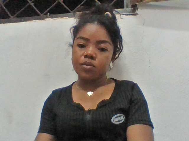 Elyah1a live cam on BongaCams