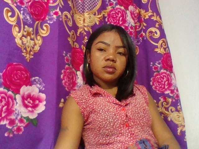 Elyah1a live cam on BongaCams