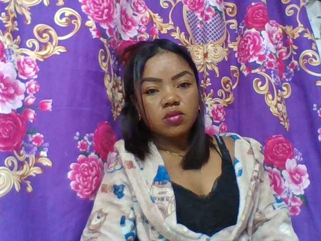 Elyah1a live cam on BongaCams