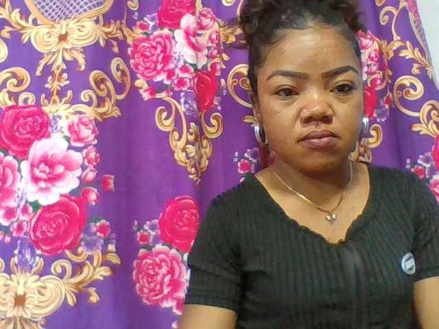 Elyah1a live cam on BongaCams