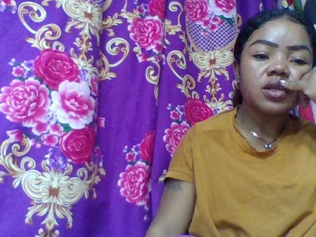 Elyah1a live cam on BongaCams