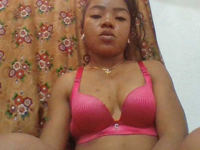 Elyah1a live cam on BongaCams