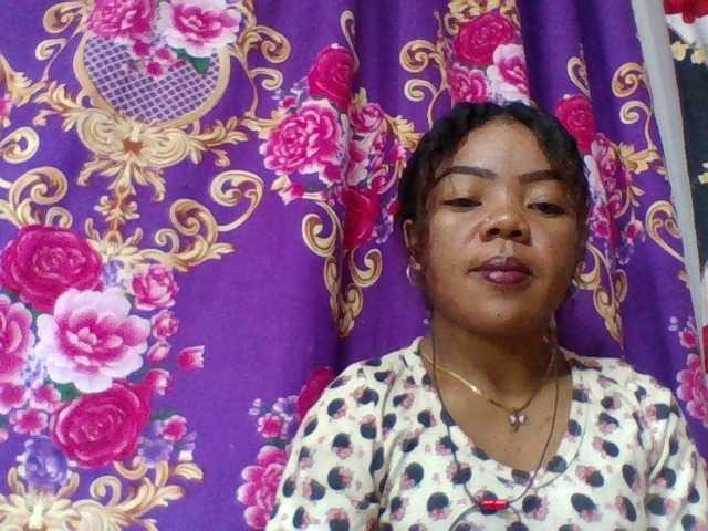 Elyah1a live cam on BongaCams
