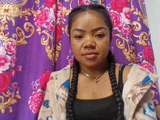 Elyah1a live cam on BongaCams