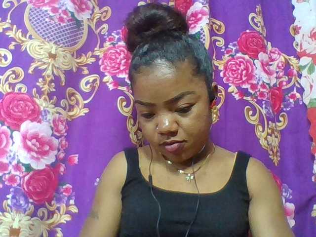 Elyah1a live cam on BongaCams