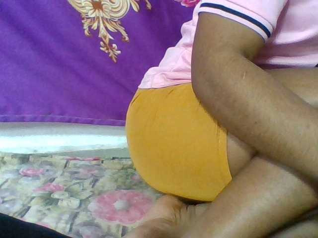 Elyah1a live cam on BongaCams