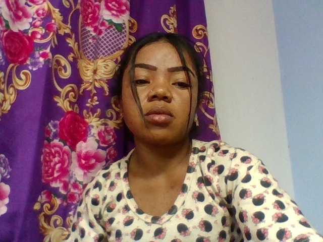 Elyah1a live cam on BongaCams
