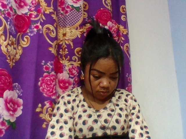 Elyah1a live cam on BongaCams