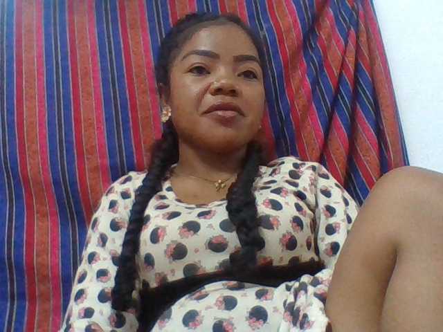 Elyah1a live cam on BongaCams