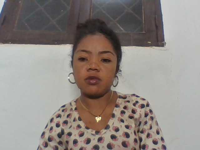 Elyah1a live cam on BongaCams