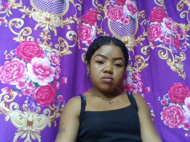 Elyah1a live cam on BongaCams