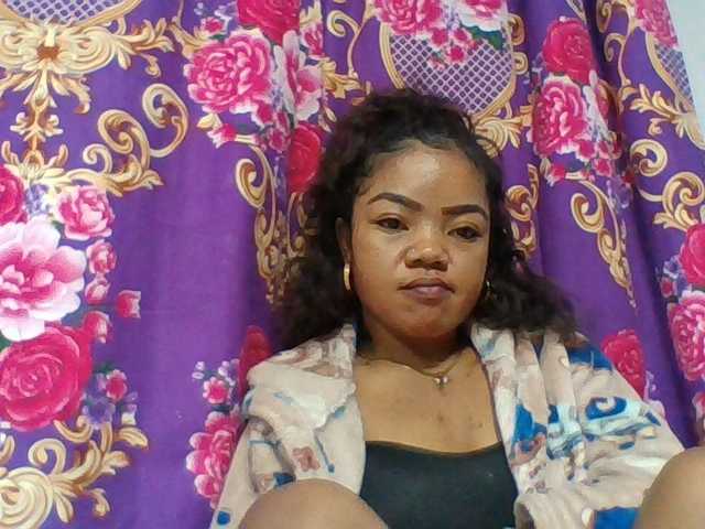 Elyah1a live cam on BongaCams