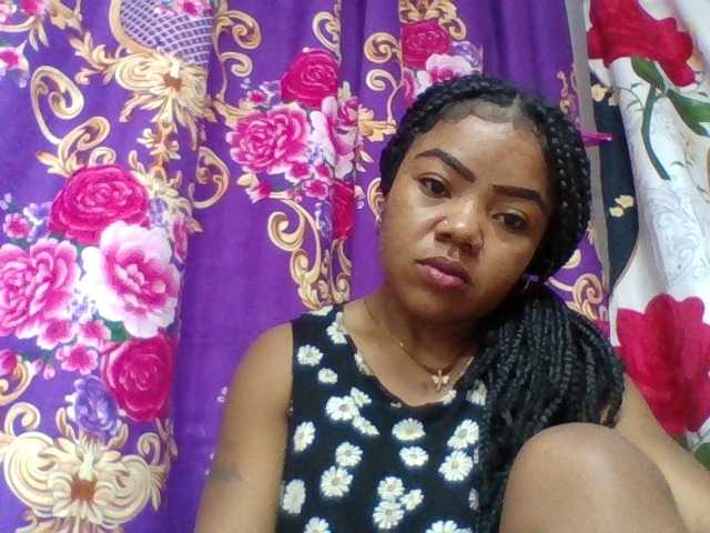 Elyah1a live cam on BongaCams
