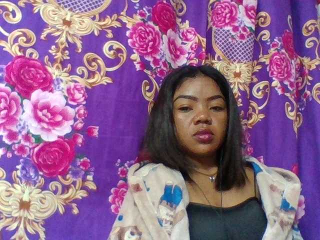 Elyah1a live cam on BongaCams