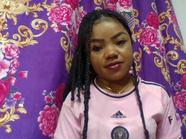 Elyah1a live cam on BongaCams