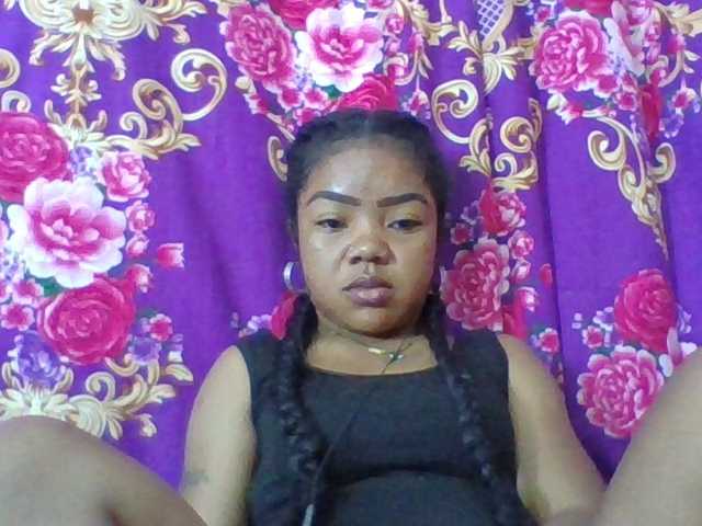 Elyah1a live cam on BongaCams