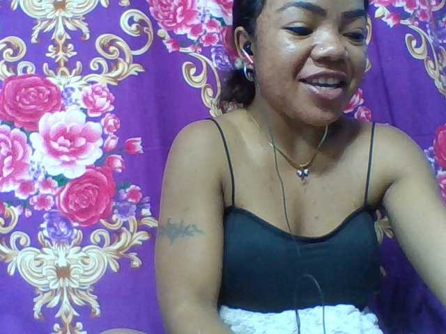 Elyah1a live cam on BongaCams