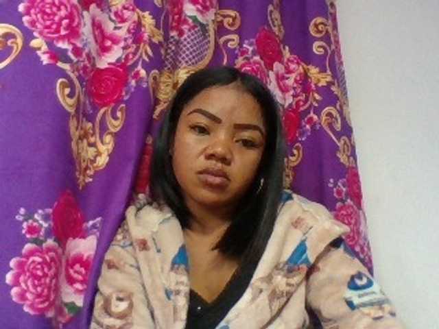 Elyah1a live cam on BongaCams