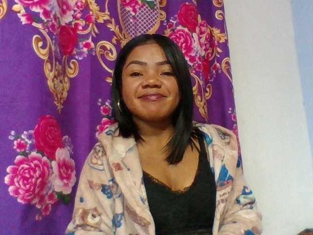 Elyah1a live cam on BongaCams