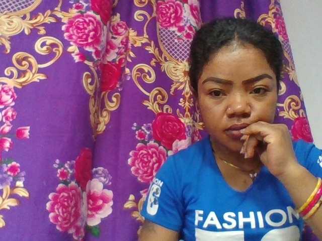 Elyah1a live cam on BongaCams