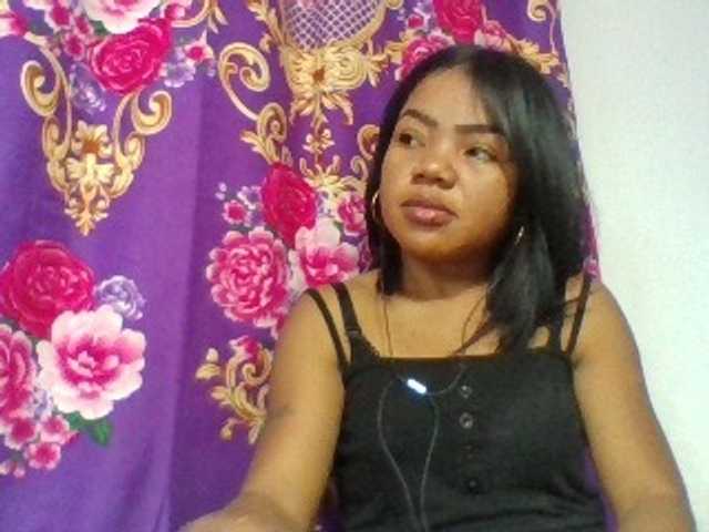 Elyah1a live cam on BongaCams