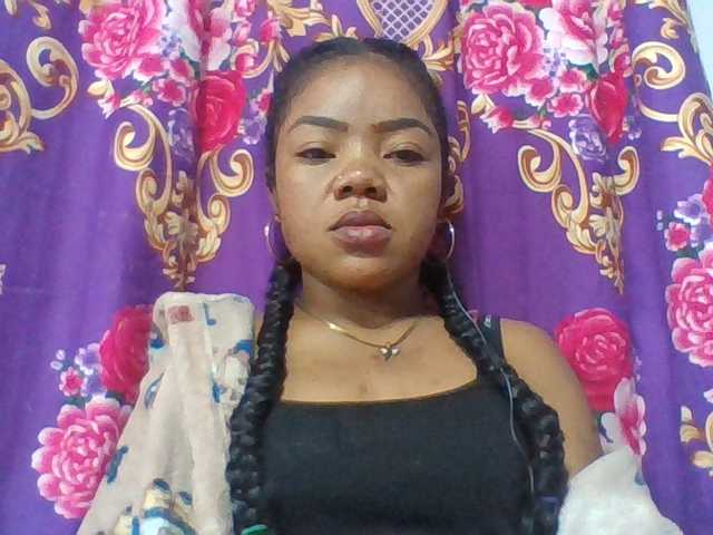 Elyah1a live cam on BongaCams