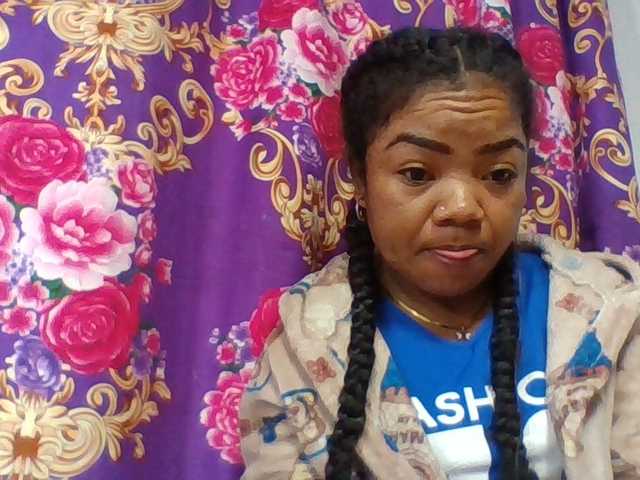 Elyah1a live cam on BongaCams