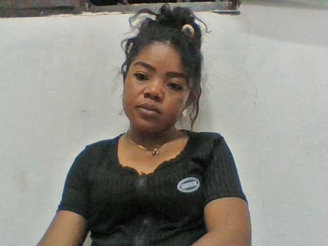 Elyah1a live cam on BongaCams