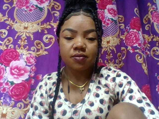 Elyah1a live cam on BongaCams