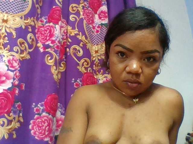 Elyah1a live cam on BongaCams