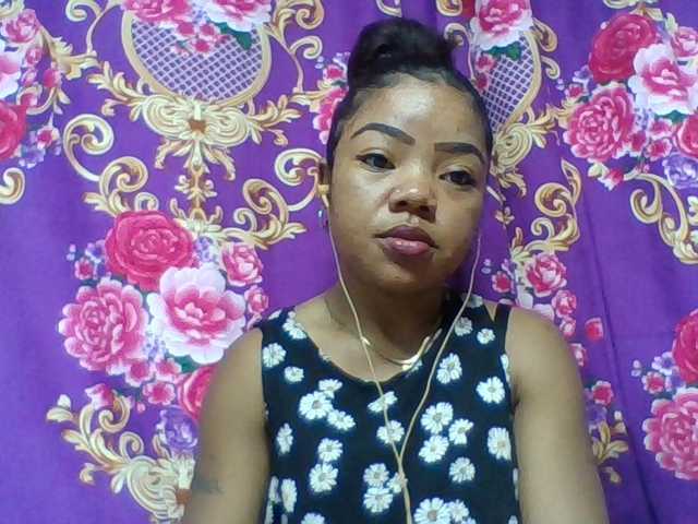 Elyah1a live cam on BongaCams