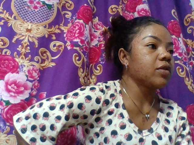 Elyah1a live cam on BongaCams