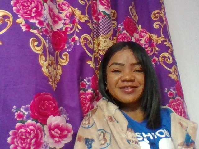 Elyah1a live cam on BongaCams